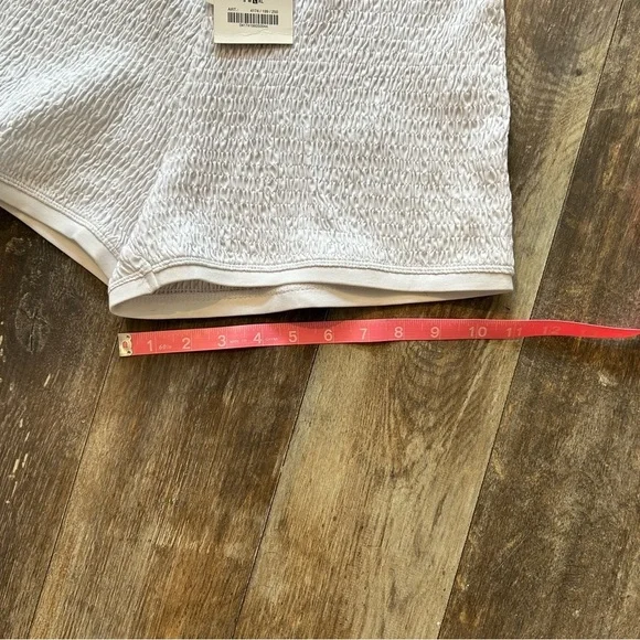 Zara Women's White Textured Shorts - Picture 9 of 9